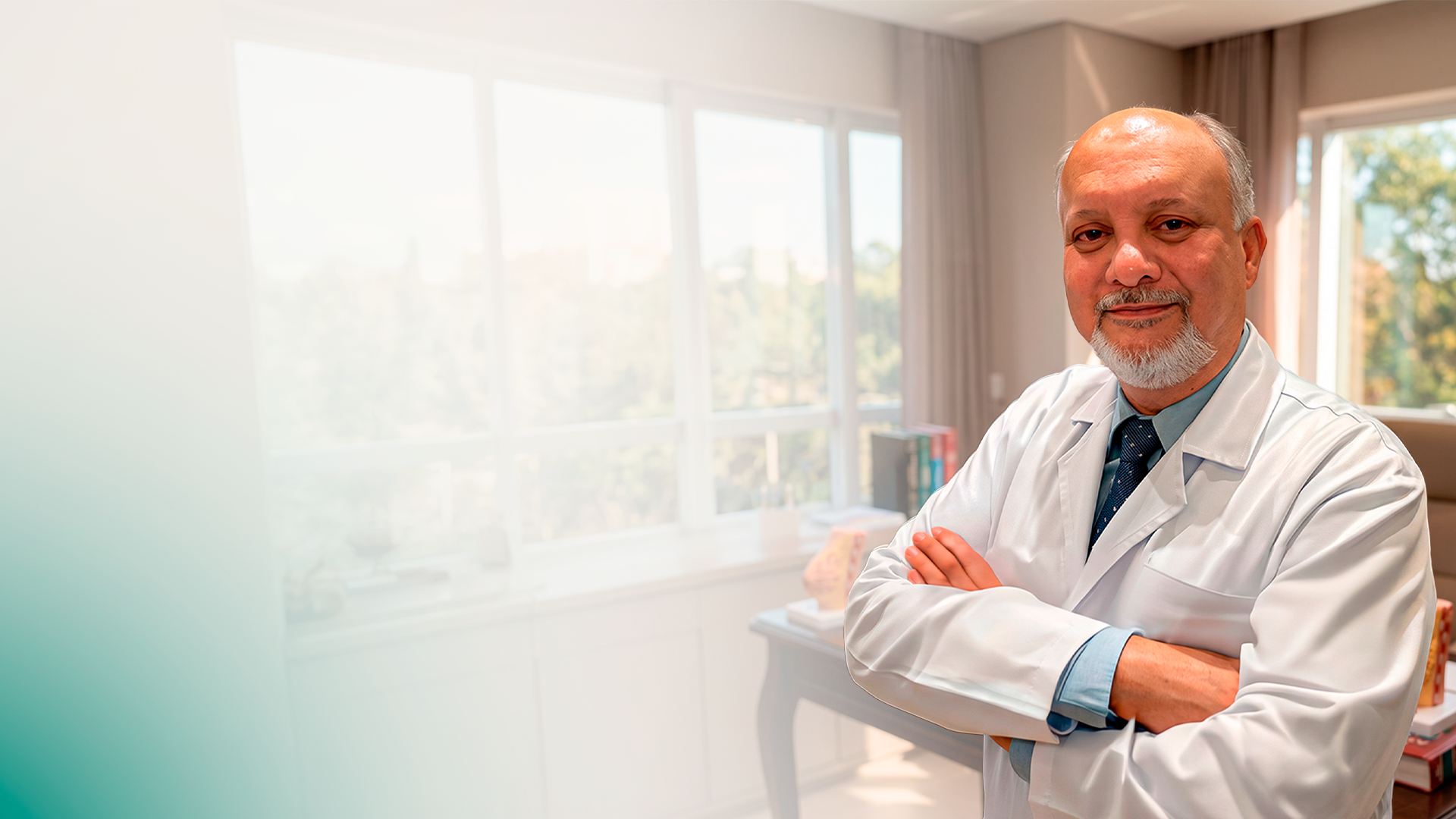 Dr. Omar Filogônio no consultório